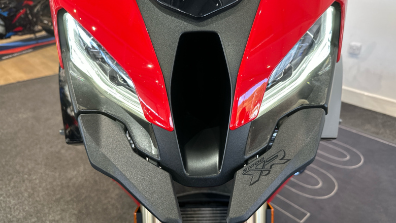 BMW S1000XR (24MY)